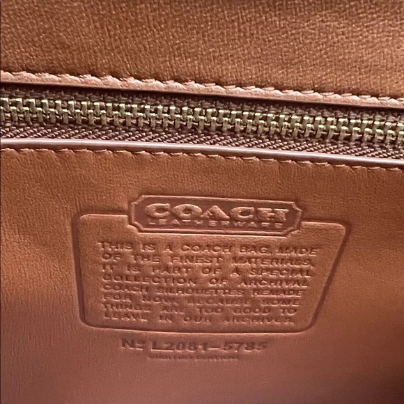 Coach Willis top handle. Tan Brown Leather Top Handle Satchel with Gold Turnlock - Picture 8 of 11